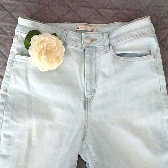 Light blue high rise skinny jeans - Picture 2 of 3